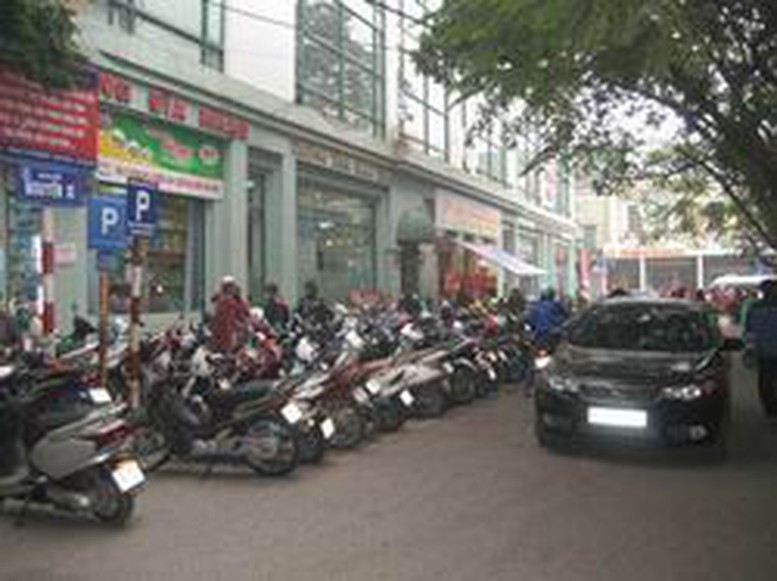 Hà Nội: Cấm trông giữ xe trên vỉa hè, lòng đường một số tuyến phố